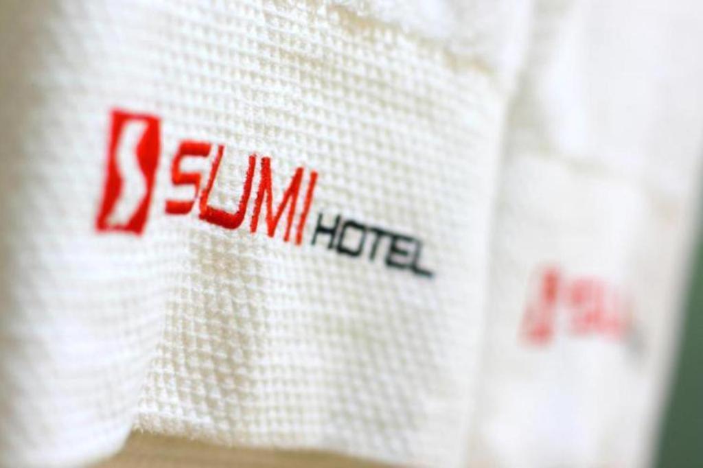 Sumi Hotel スラバヤ エクステリア 写真